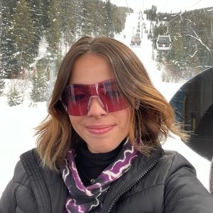 Meet your Posher, Andrea